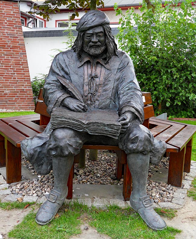 Büsum - bronze statue of Neocorus