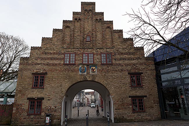 Das Nordertor neben der Phänomenta - Bremen sehenswert - distant places