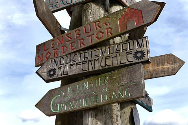 Wegweiser zur Grenze in Wassersleben - Bremen sehenswert - distant places