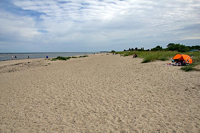 Laboe - Beach beyond the tourist hub