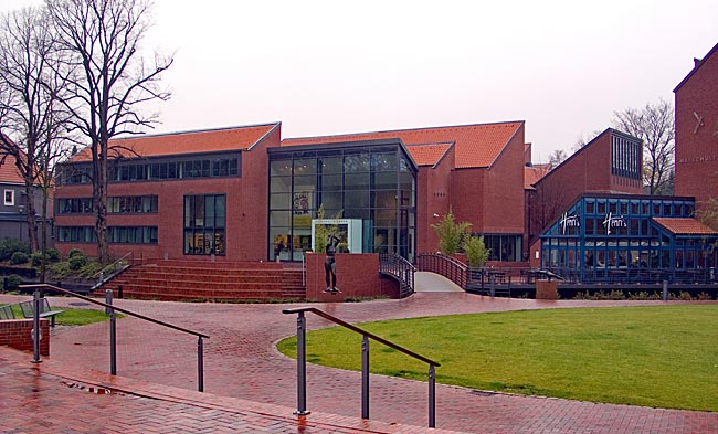 Emden - View of the Kunsthalle in Emden