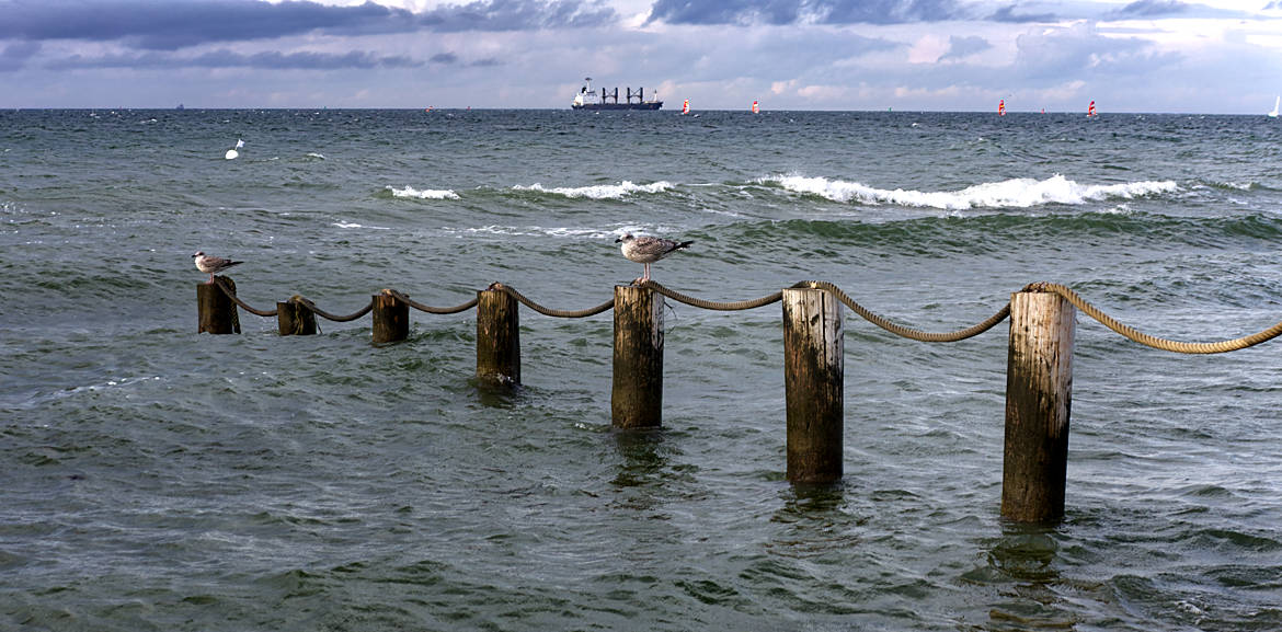 Hanseatic city of Rostock Travel Guide - Warnemünde - distant places