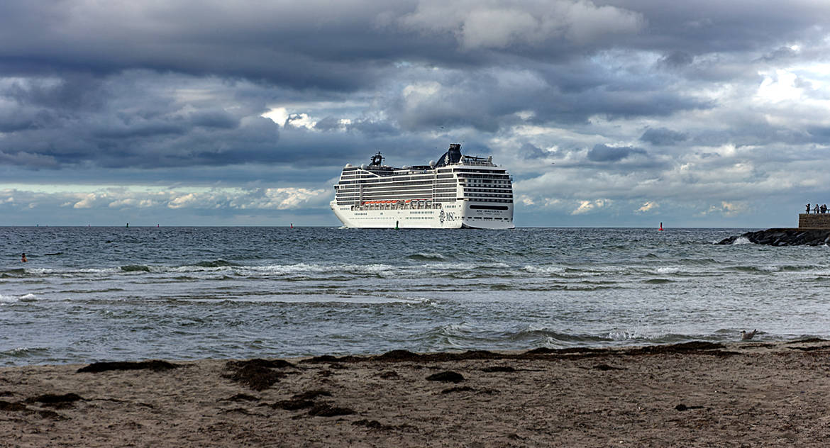 Hanseatic city of Rostock Travel Guide - Warnemünde - distant places