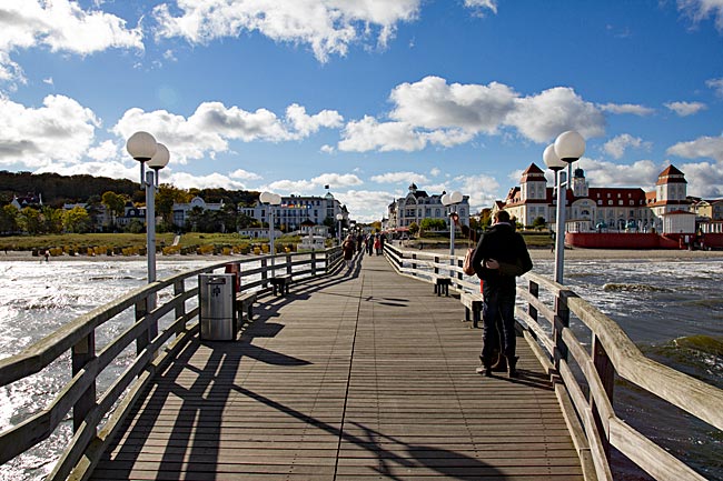 Rügen - View from the pier onto Binz's promenade with the Kurhaus
