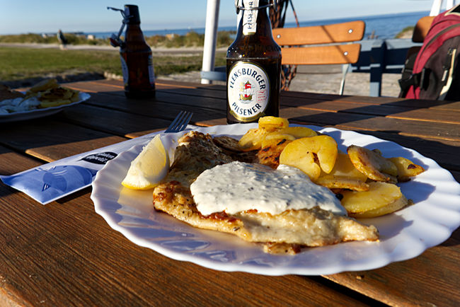 Freshly fried and freshly popped open -  Schönberger Strand - Probstei