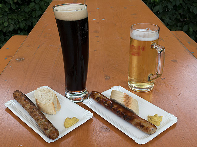 Bratwurst mit Bier - Bremen sehenswert