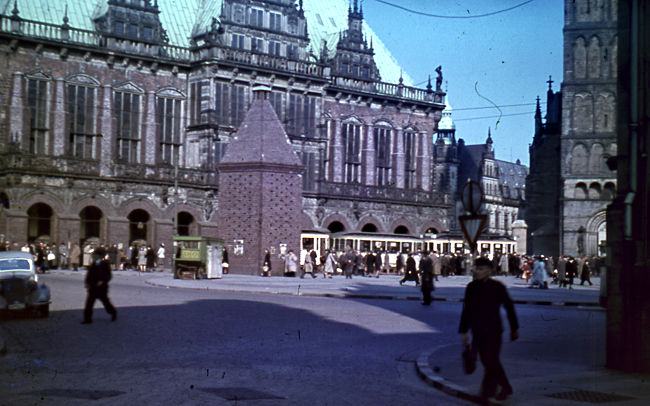 Marktplatz mit Roland im Jahre 1944 - Bremen sehenswert