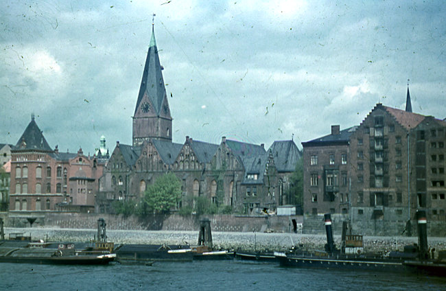 Schlachte mit St. Martini Kirche 1944 - Bremen sehenswert