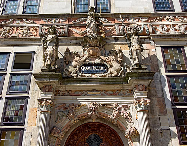 Portal des Gewerbehauses - Bremen sehenswert