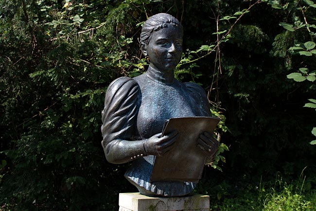 Magdalene-Pauli-Denkmal in Knoops Park in St. Magnus - Bremen sehenswert