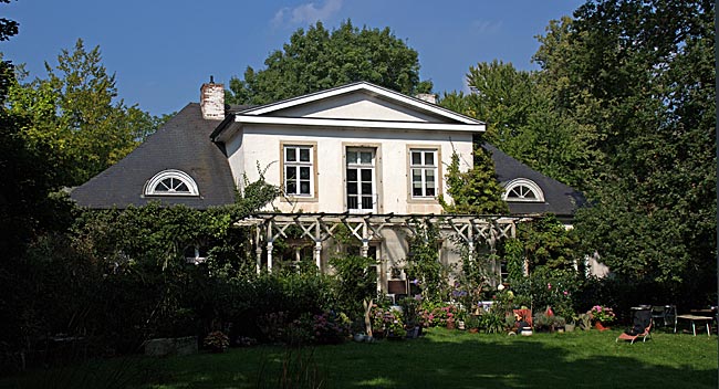 Haus Lesmona am Rande von Knoops Park in St. Magnus - Bremen sehenswert