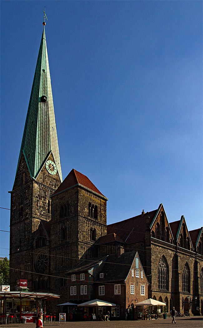 Unser-Lieben-Frauen-Kirche vom Marktplatz aus gesehen - Bremen sehenswert