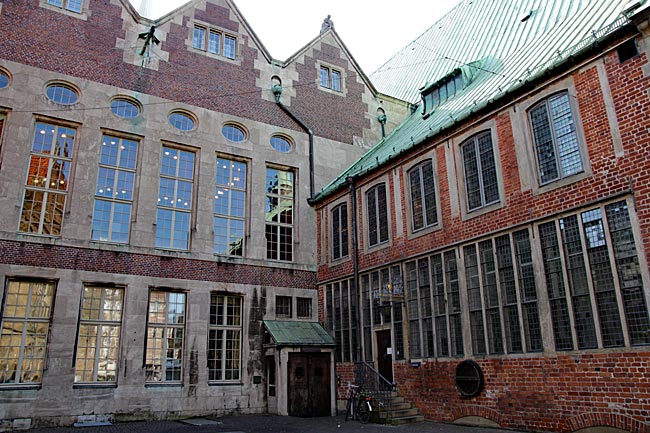 Das Alte und das Neue Rathaus treffen zusammen - Bremen sehenswert