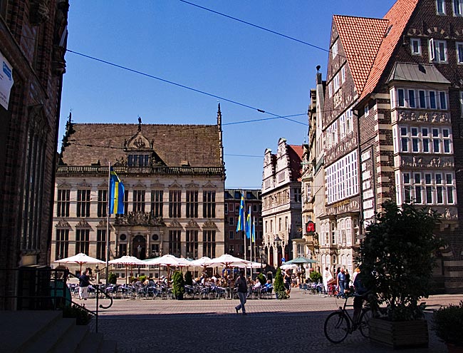 Bremen - Blick über den Marktplatz auf den Schütting