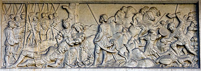 Alte Stadtwaage in der Langenstraße - Relief „Samson und Dalila, Samson gegen die Philister“ an der Gebäuderückseite - Bremen sehenswert