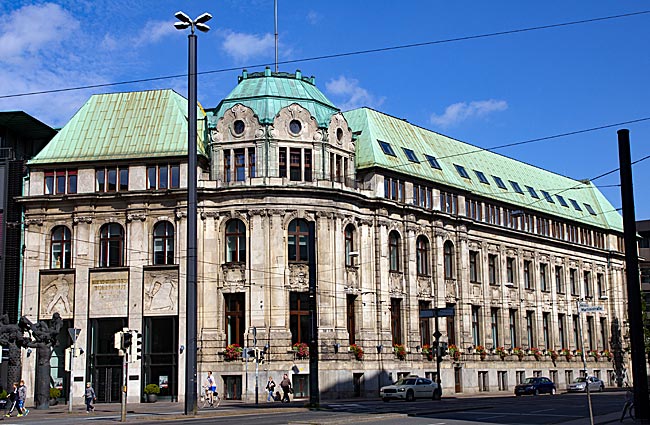 Historisches Gebäude von 1906 an der Brill-Kreuzung - Bremen sehenswert
